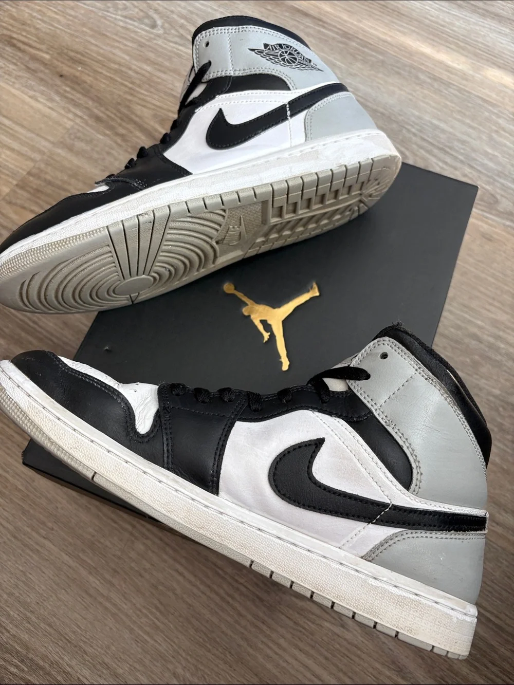 Fairly Used Jordan 1 mid barons